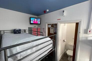 هاستل Backpackers Blackpool Hotel & Suites
