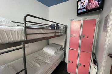 هاستل Backpackers Blackpool Hotel & Suites