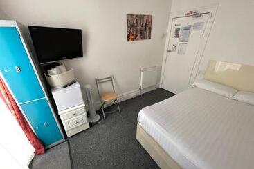 هاستل Backpackers Blackpool Hotel & Suites