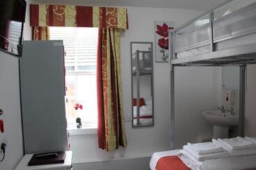 هاستل Backpackers Blackpool Hotel & Suites