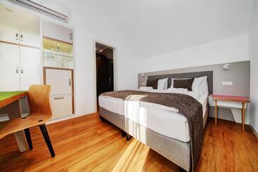 تختخواب و صبحانه Fekete Sas Motel