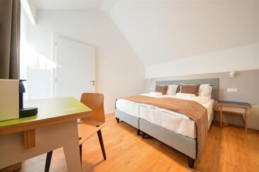 تختخواب و صبحانه Fekete Sas Motel