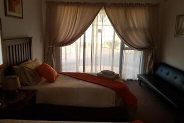 פנסיון Karoo View Guesthouse Cradock
