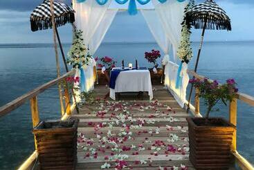 Madu Tiga Beach And Resort