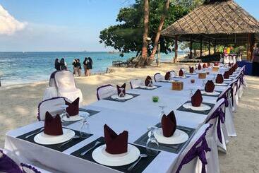 Madu Tiga Beach And Resort