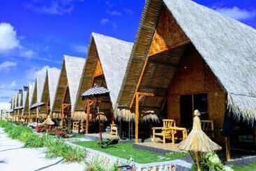 Madu Tiga Beach And Resort
