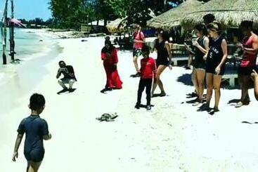 Madu Tiga Beach And Resort