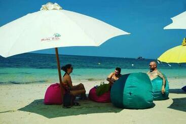 Madu Tiga Beach And Resort