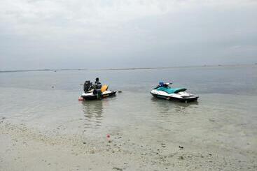 Madu Tiga Beach And Resort