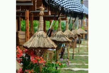 Madu Tiga Beach And Resort