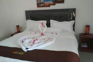 Madu Tiga Beach And Resort