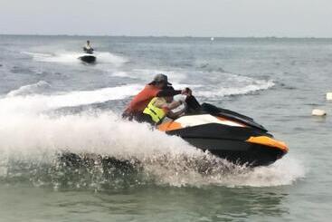 Madu Tiga Beach And Resort