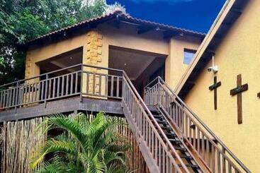 پانسیون Palm Inn Guesthouse