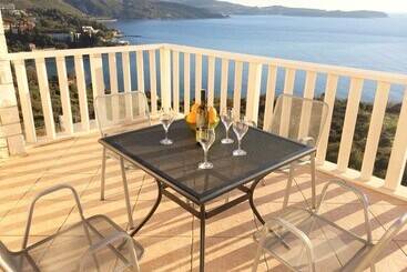 Apartments Marnic