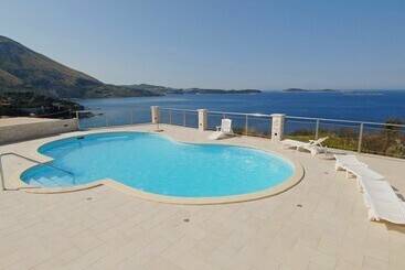 Apartments Marnic