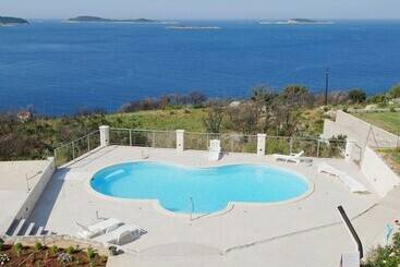 Apartments Marnic