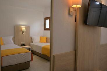 استراحتگاه Aristoteles Holiday Hotel And Spa