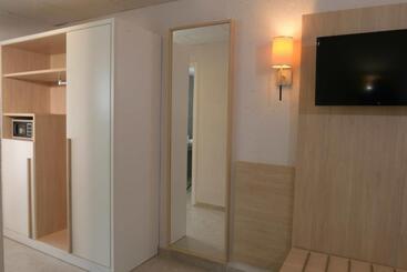 استراحتگاه Aristoteles Holiday Hotel And Spa