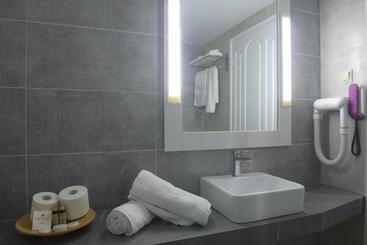 استراحتگاه Aristoteles Holiday Hotel And Spa