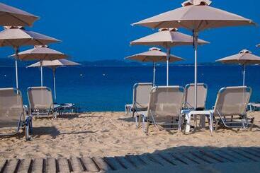استراحتگاه Aristoteles Holiday Hotel And Spa