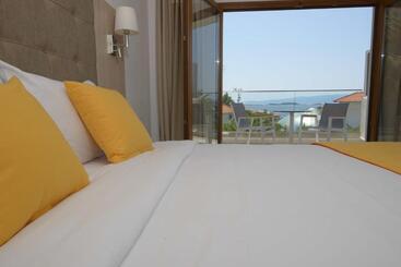 استراحتگاه Aristoteles Holiday Hotel And Spa