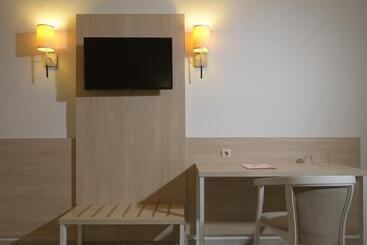 استراحتگاه Aristoteles Holiday Hotel And Spa