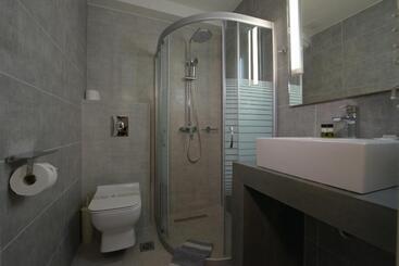 استراحتگاه Aristoteles Holiday Hotel And Spa