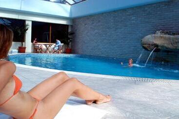 استراحتگاه Aristoteles Holiday Hotel And Spa