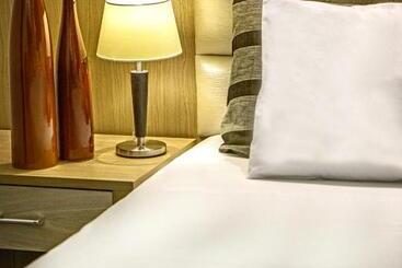استراحتگاه Aristoteles Holiday Hotel And Spa