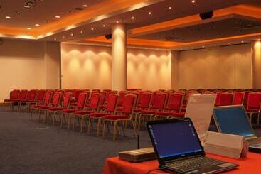 استراحتگاه Aristoteles Holiday Hotel And Spa