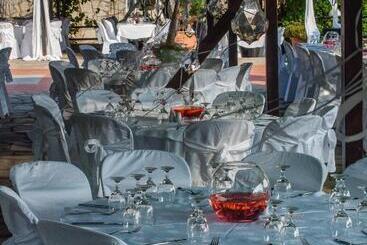 استراحتگاه Aristoteles Holiday Hotel And Spa