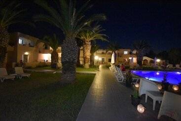 Aslanis Village