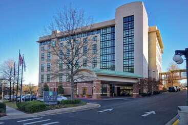 ホテル Embassy Suites By Hilton At Hot Springs Convention Center