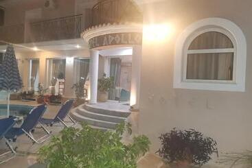 هتل Apollon