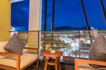 Ashlee Hub Hotel Patong