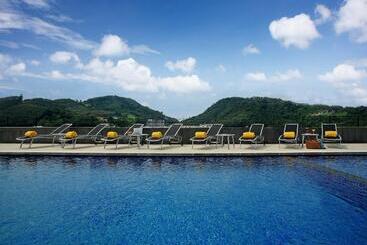Ashlee Hub Hotel Patong