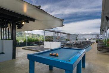Ashlee Hub Hotel Patong