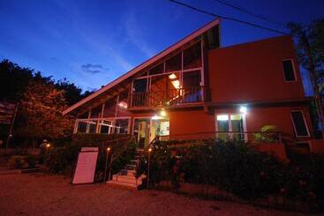هتل Bellavista Suites By Villas Verdes Samara Beach