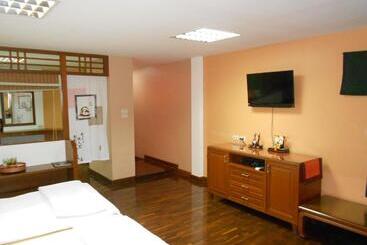 B.s. Court Hotel Sathorn