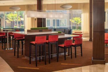 هتل Courtyard By Marriott Sacramento Cal Expo