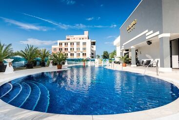 هتل Del Mar & Conference Center