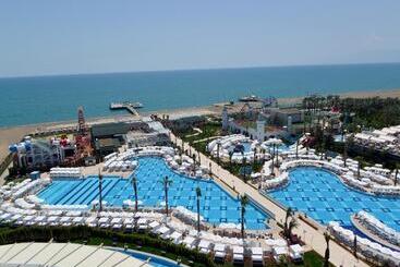 هتل Delphin Imperial Lara