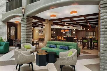 هتل Embassy Suites By Hilton Arcadia Pasadena Area