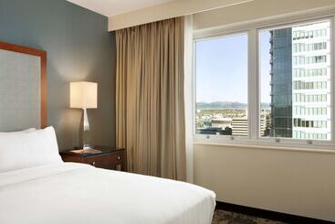 هتل Embassy Suites By Hilton Denver Downtown Convention Center