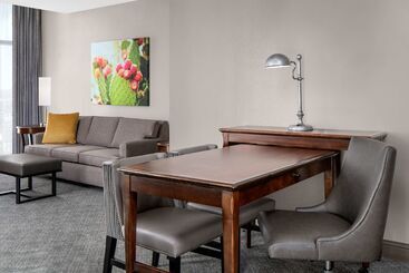 هتل Embassy Suites San Antonio Riverwalk Downtown