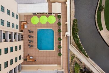 هتل Embassy Suites San Antonio Riverwalk Downtown