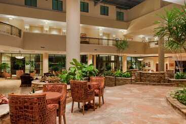 هتل Embassy Suites San Antonio Riverwalk Downtown