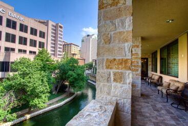 هتل Embassy Suites San Antonio Riverwalk Downtown