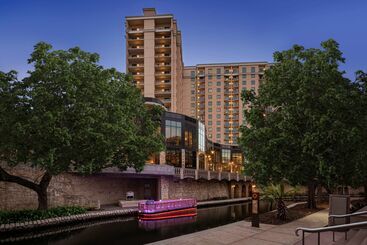 هتل Embassy Suites San Antonio Riverwalk Downtown