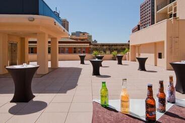 هتل Embassy Suites San Antonio Riverwalk Downtown